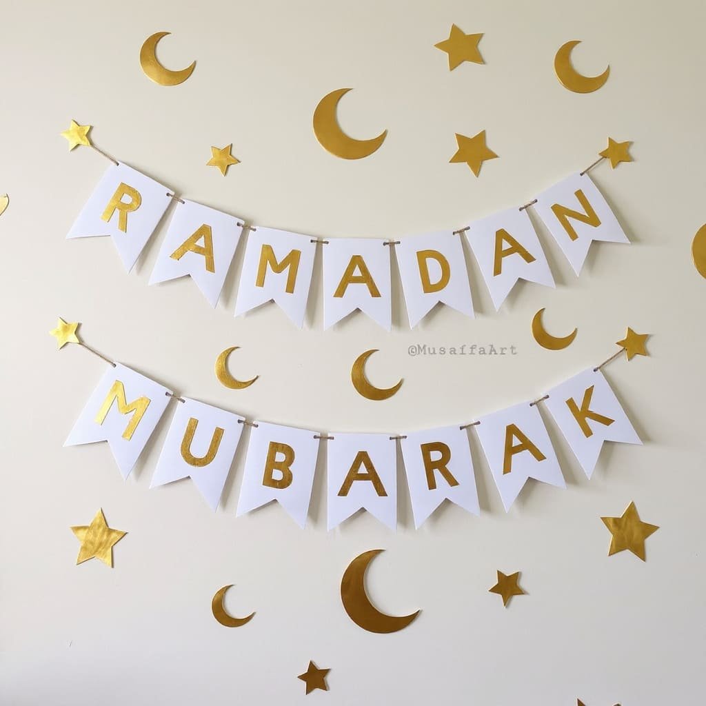 Ramadan Mubarak Paper Banner with Gold Stars